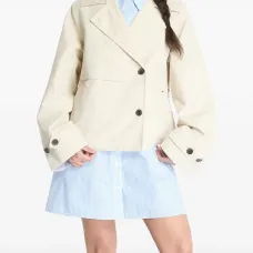 Куртка на пуговицах