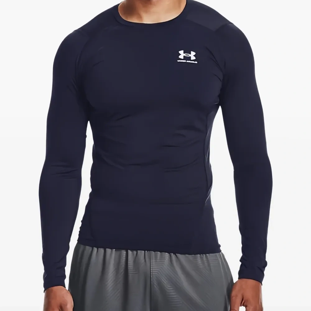 Футболка с логотипом