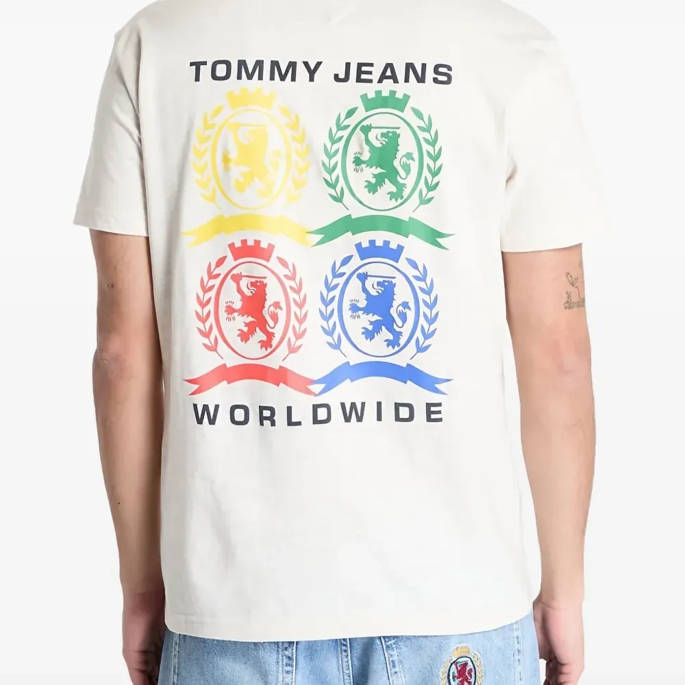 Футболка с логотипом