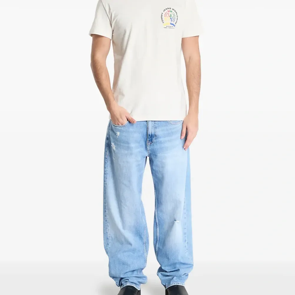 Футболка с логотипом