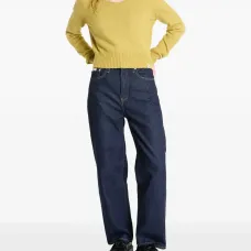 Укороченный свитер с V-образным вырезом