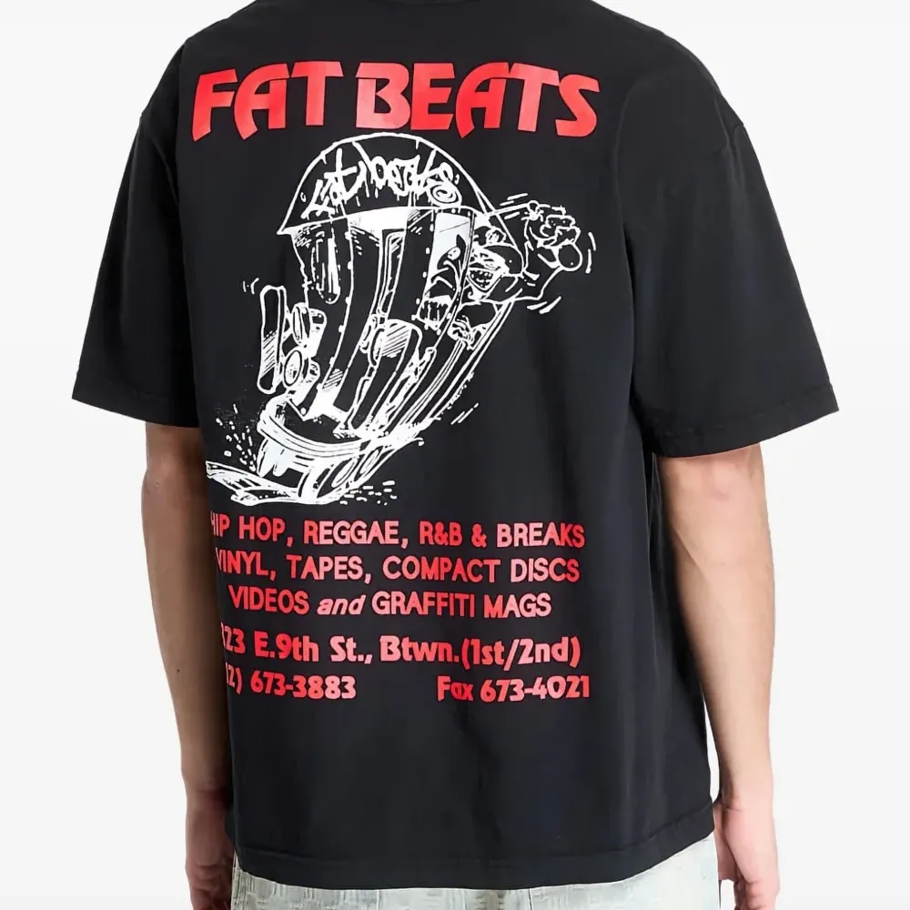 Футболка с графичным принтом