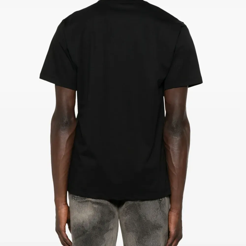 Футболка с круглым вырезом