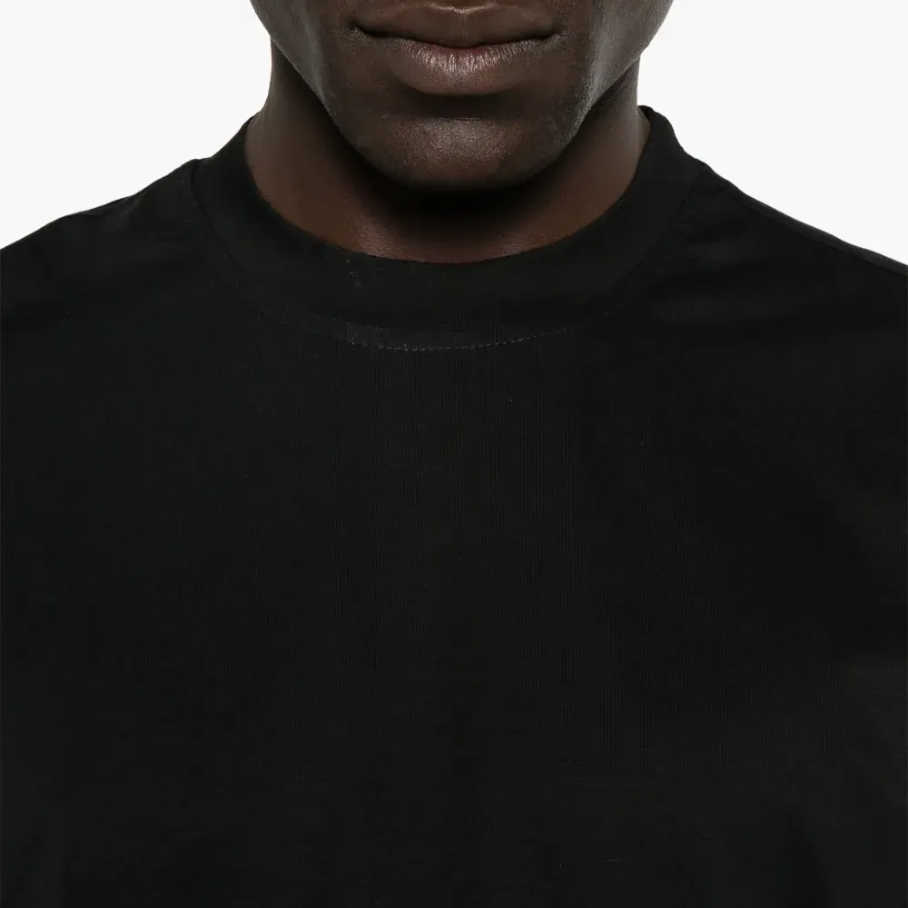 Футболка с круглым вырезом