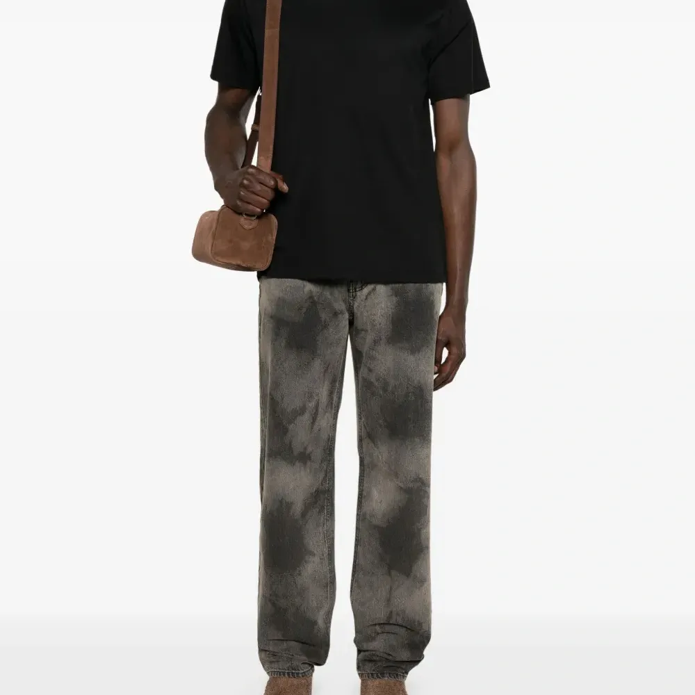 Футболка с круглым вырезом