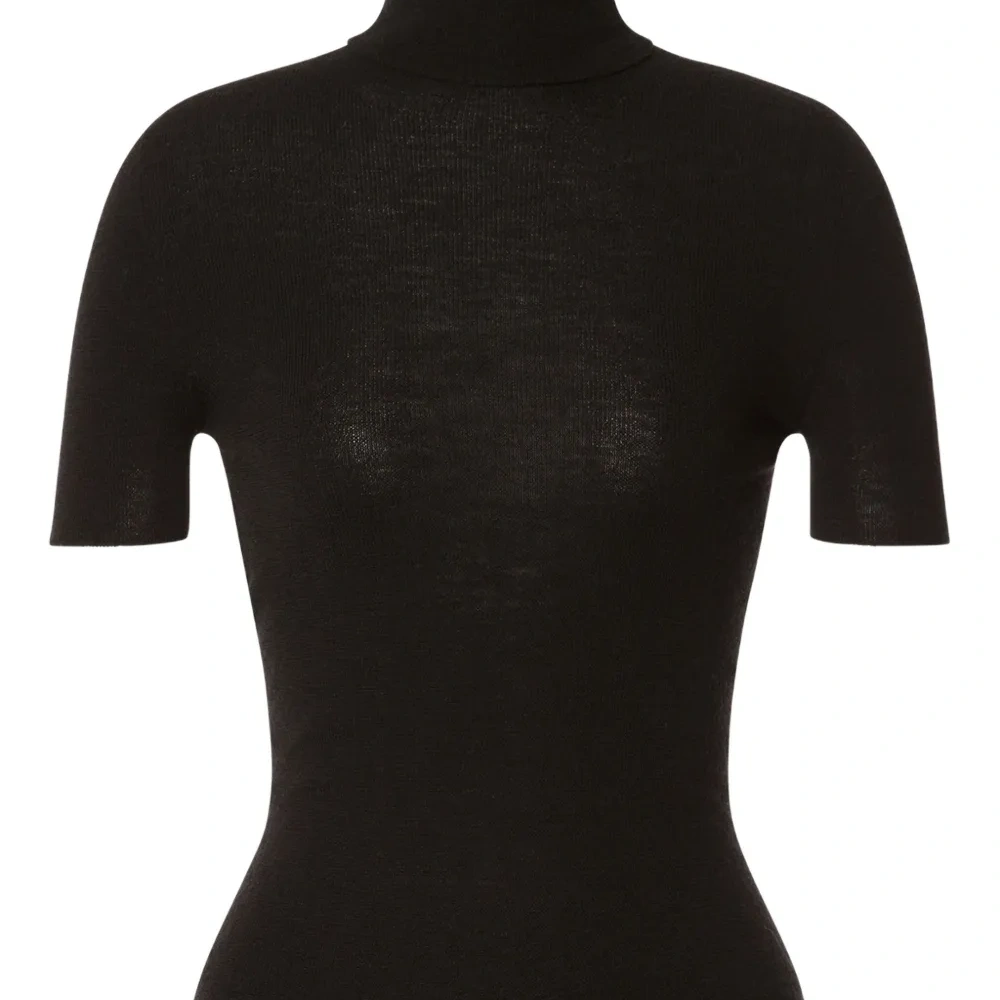 Топ с высоким воротником