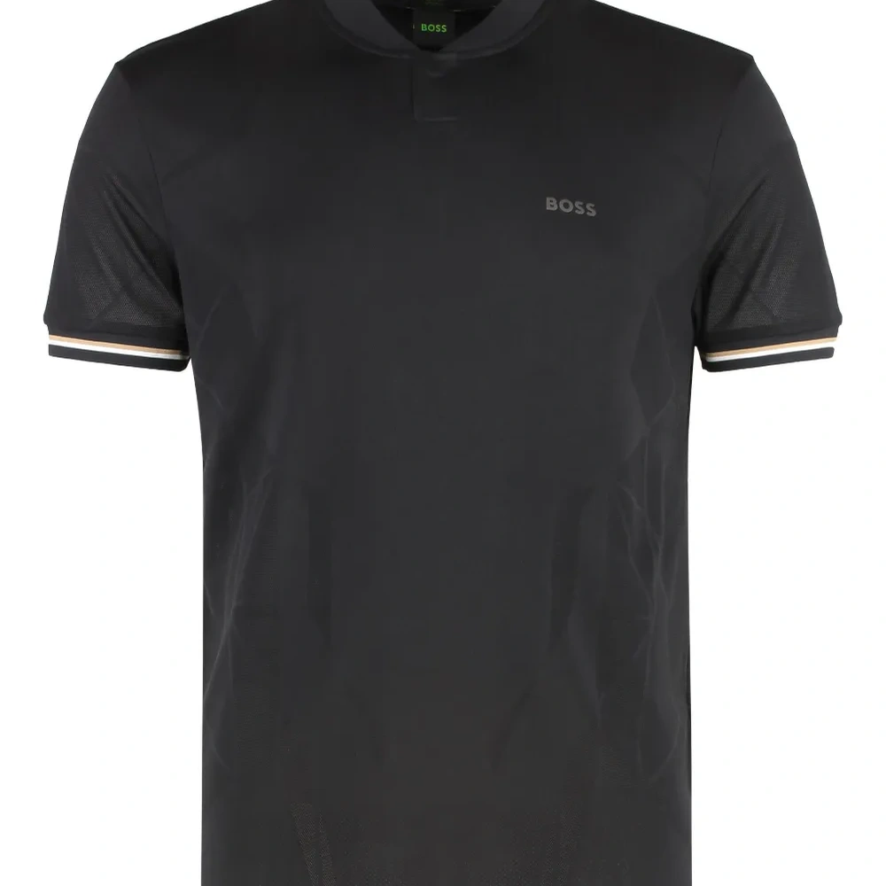 Футболка с контрастной отделкой