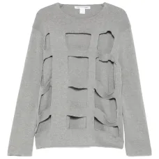 Свитер с вырезами