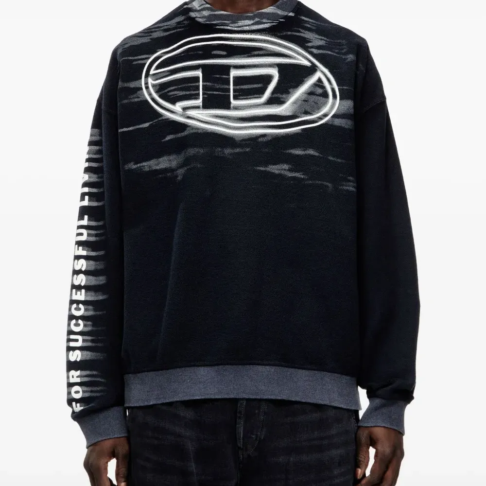 Толстовка с логотипом