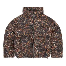 Пуховик с капюшоном и принтом