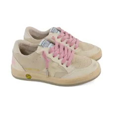 Кроссовки на шнуровке