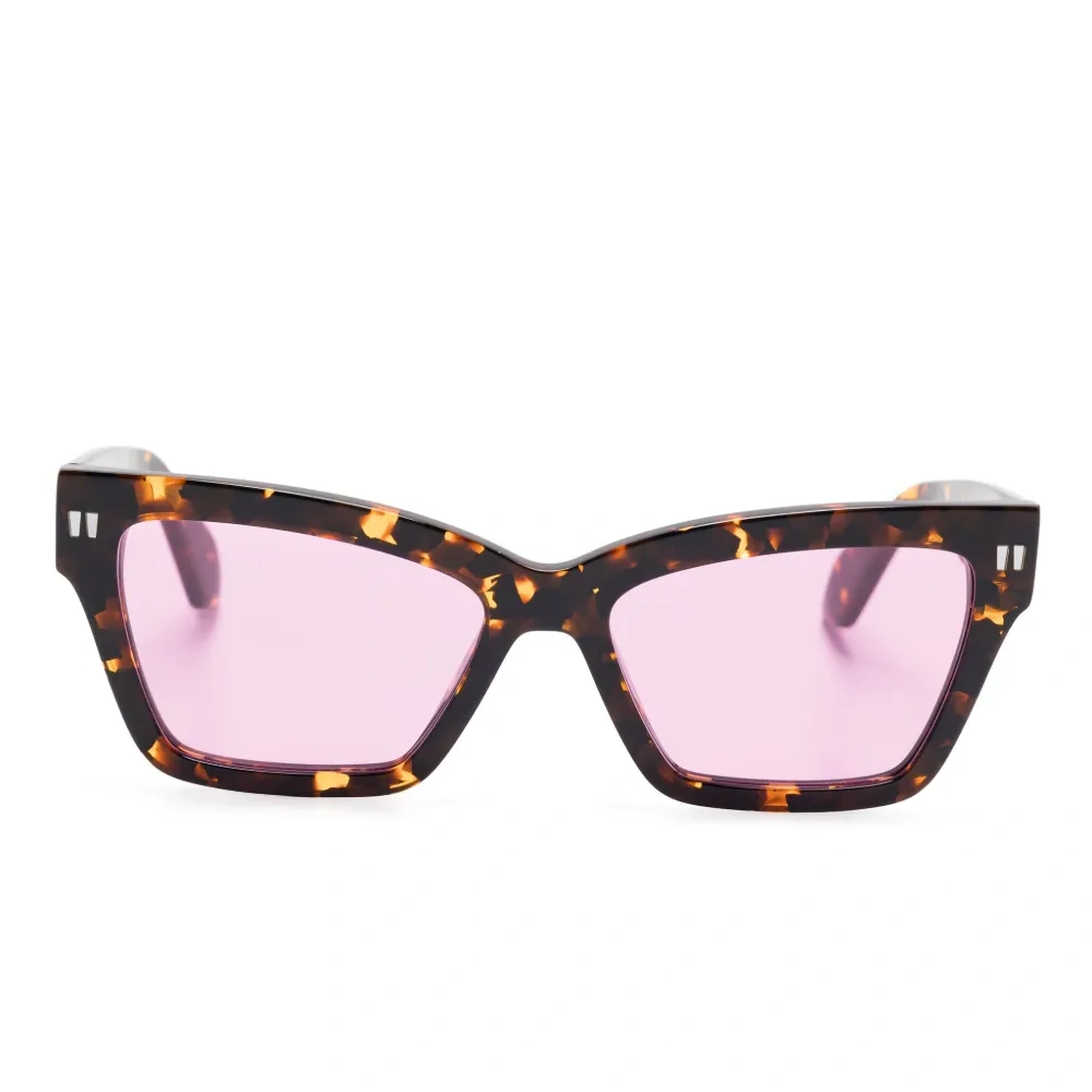 Солнцезащитные очки в оправе 'кошачий глаз' Солнцезащитные очки в оправе 'кошачий глаз'