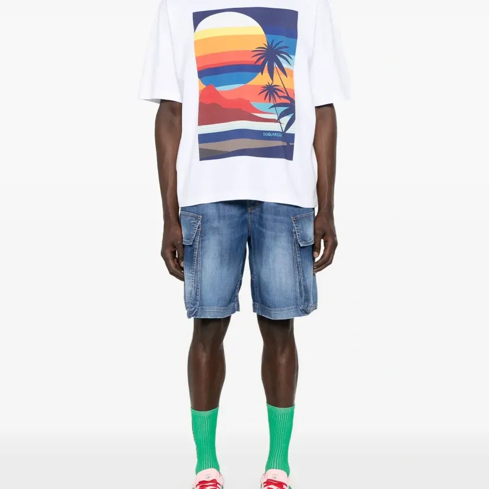 Футболка с графичным принтом