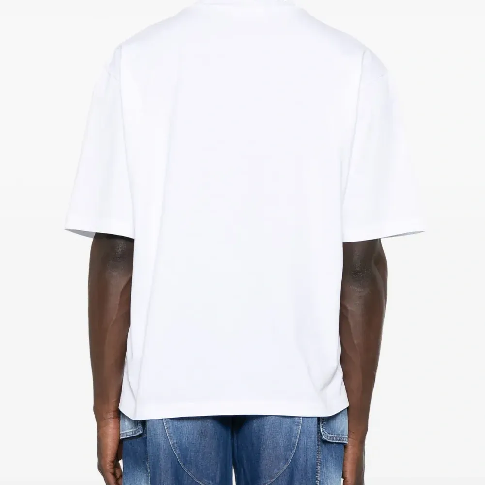 Футболка с графичным принтом