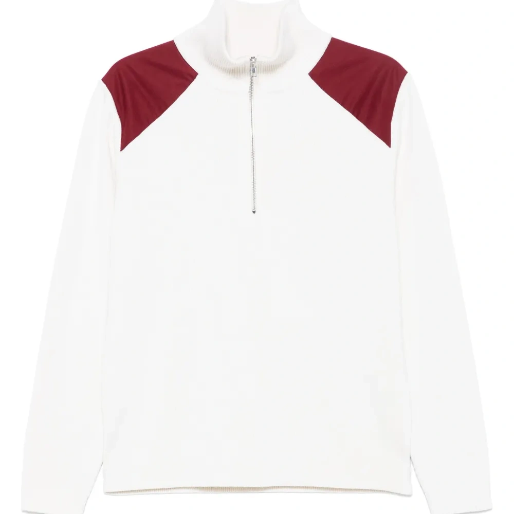 Свитер с высоким воротником