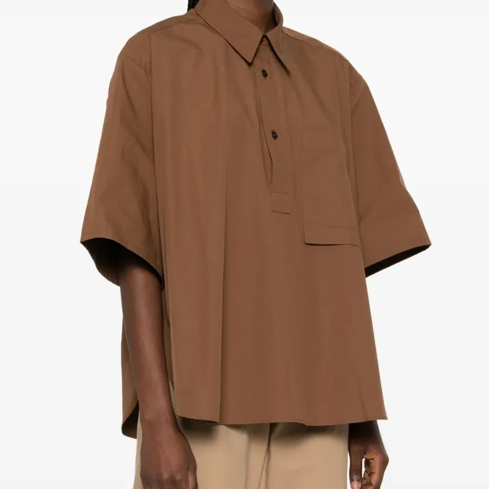 Рубашка на пуговицах Рубашка на пуговицах