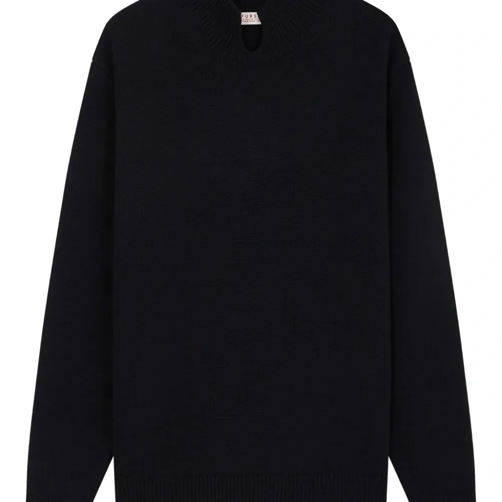 Свитер с высоким воротником