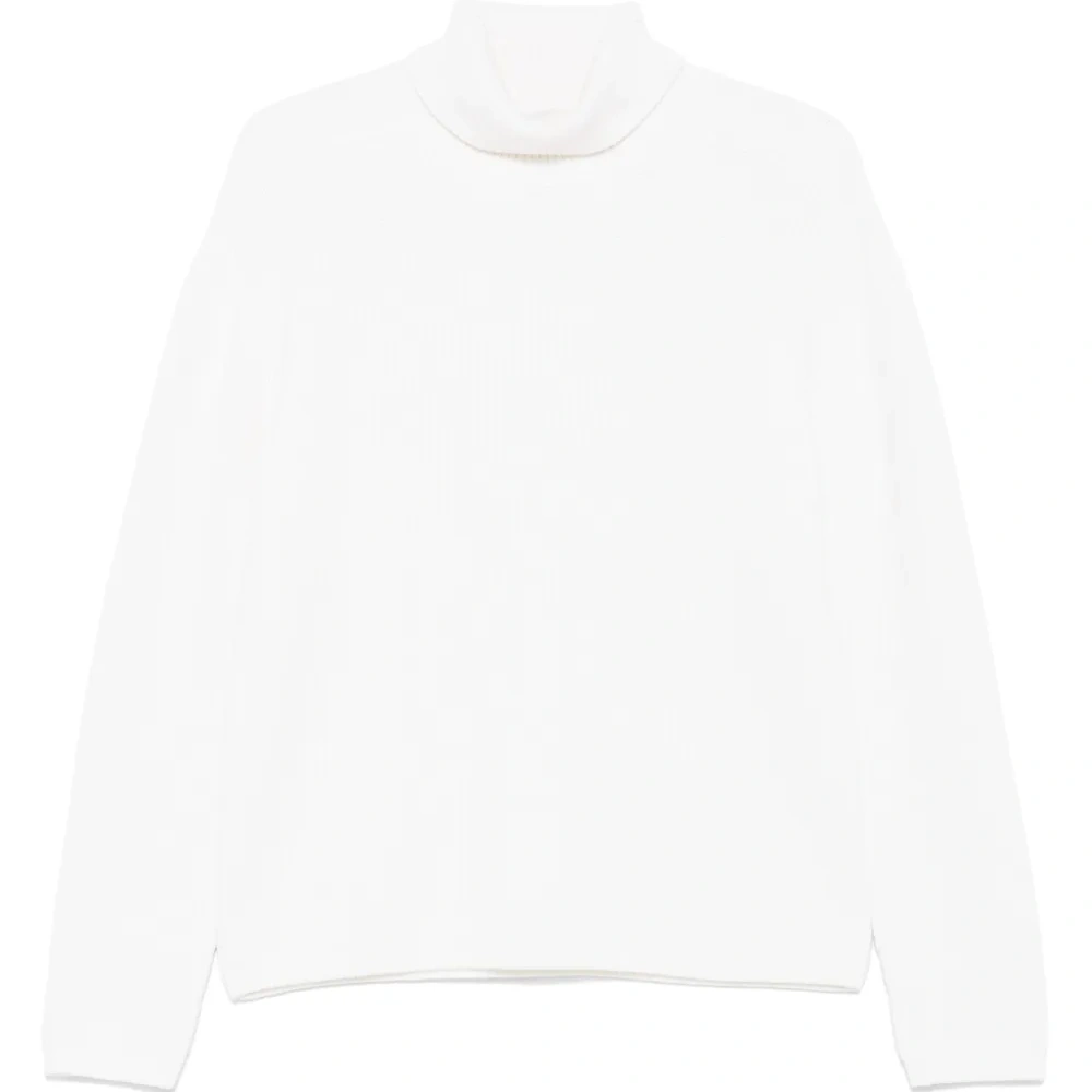 Свитер с высоким воротником