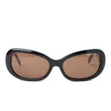 солнцезащитные очки в овальной оправе