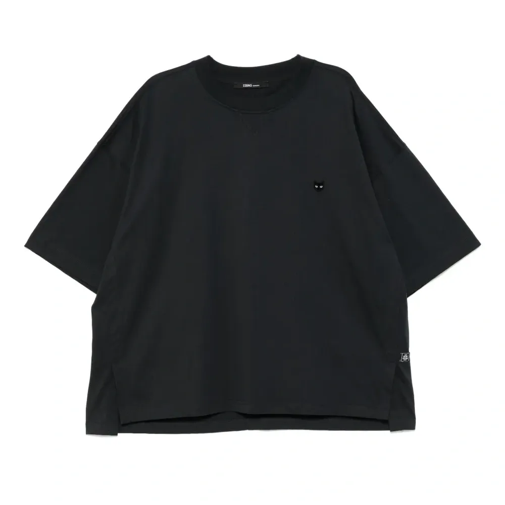 Футболка с разрезами