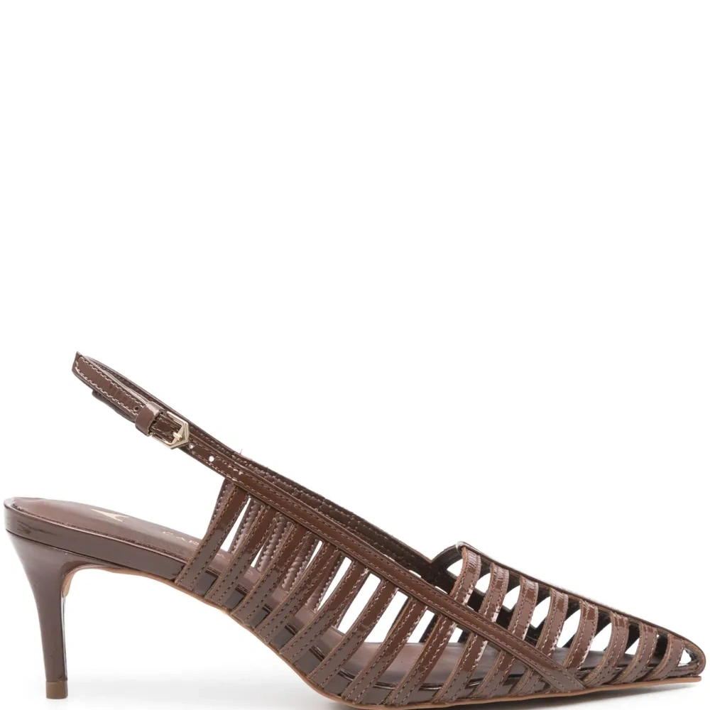 Туфли с ремешком на пятке