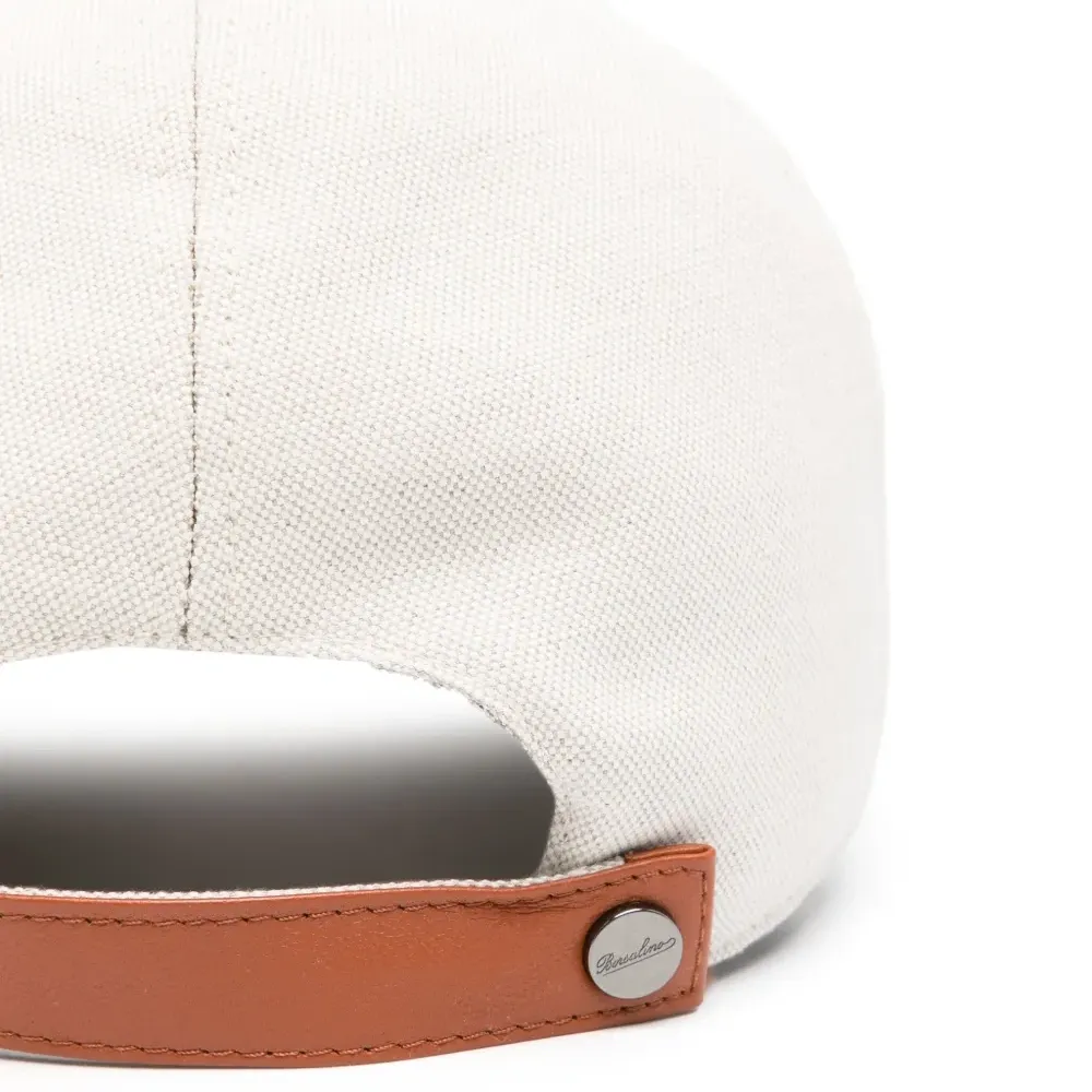 Бейсболка с вышитым логотипом