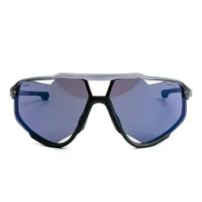 Солнцезащитные очки в массивной оправе Солнцезащитные очки в массивной оправе