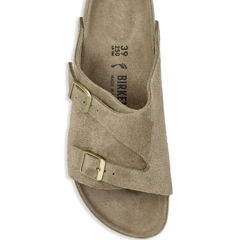 Сандалии с пряжками