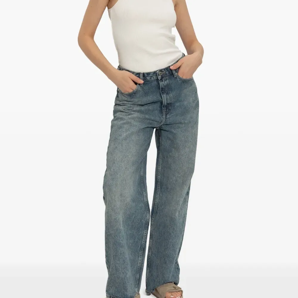 Сандалии с пряжками