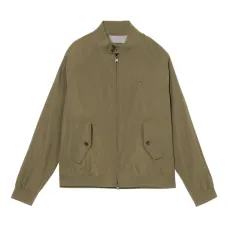 Куртка с вышитым логотипом