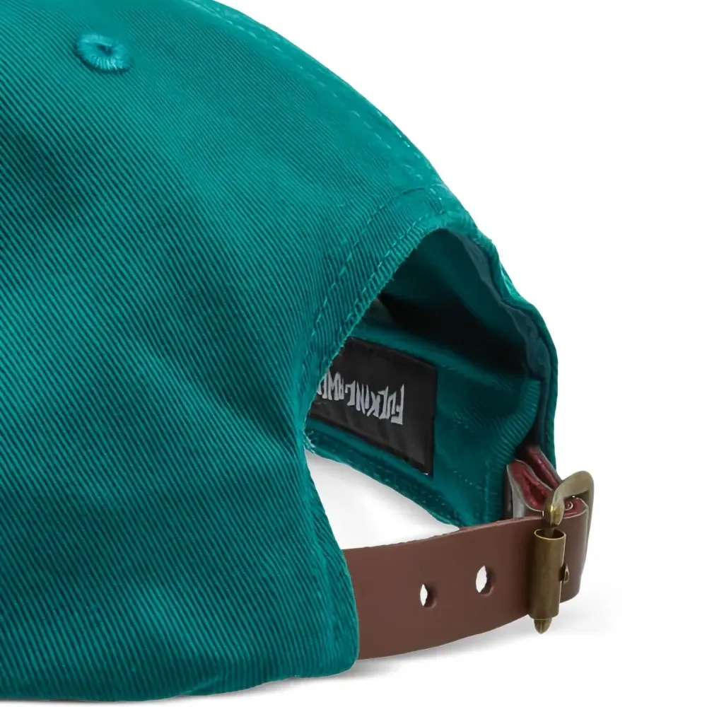 бейсболка с вышитым логотипом