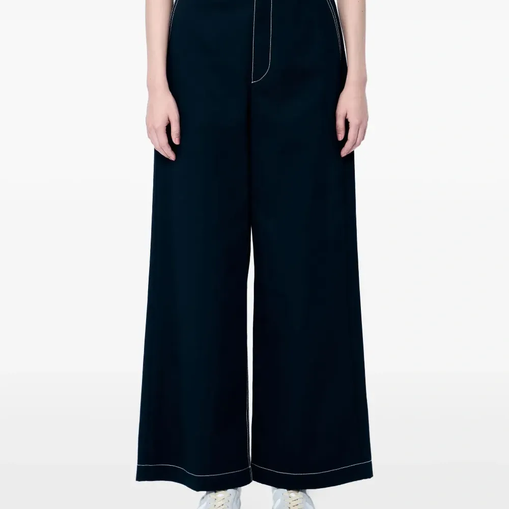 брюки с контрастной строчкой