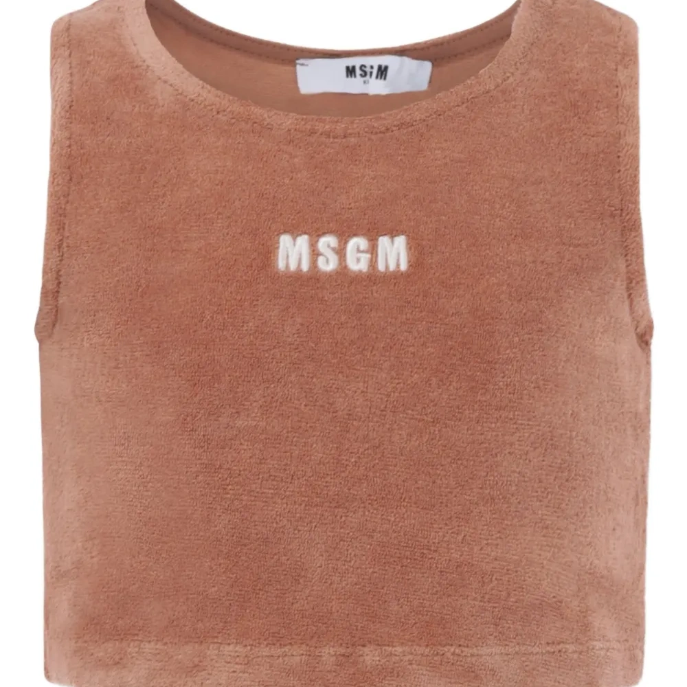 Укороченный топ без рукавов