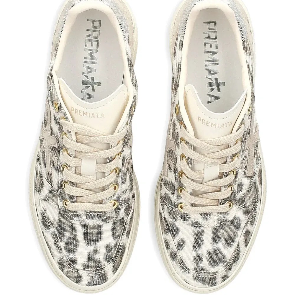 Кроссовки с леопардовым принтом