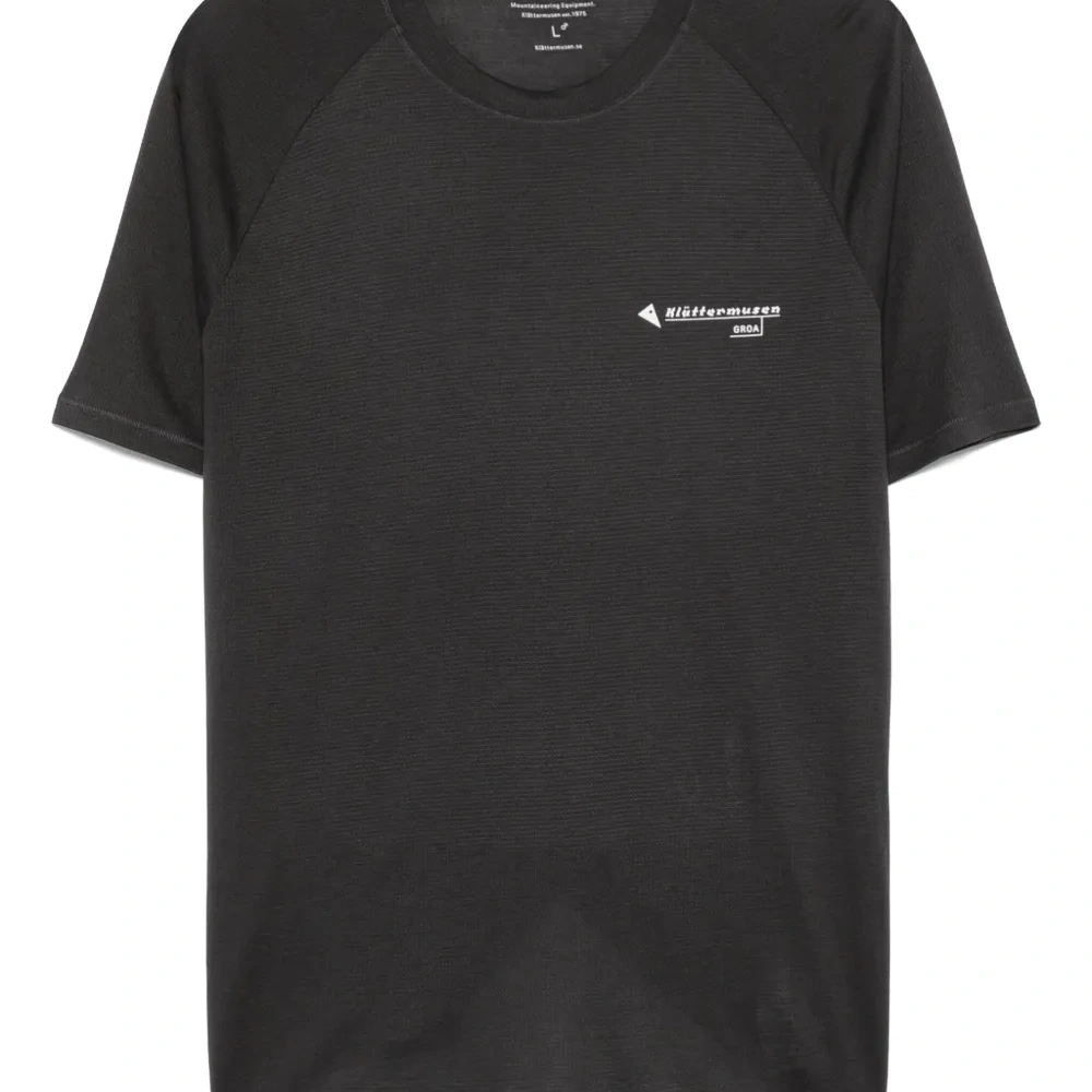 Футболка Groa