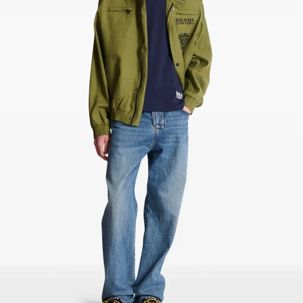 Футболка с логотипом