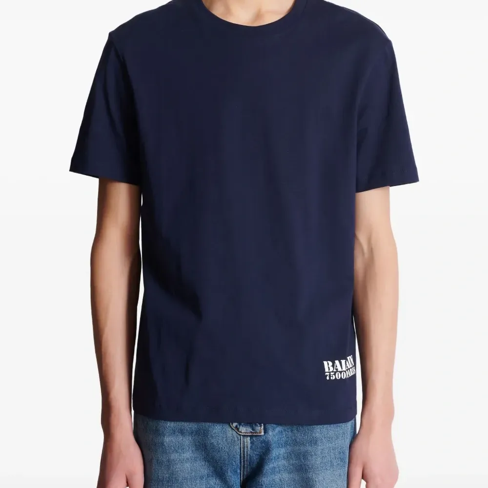 Футболка с логотипом