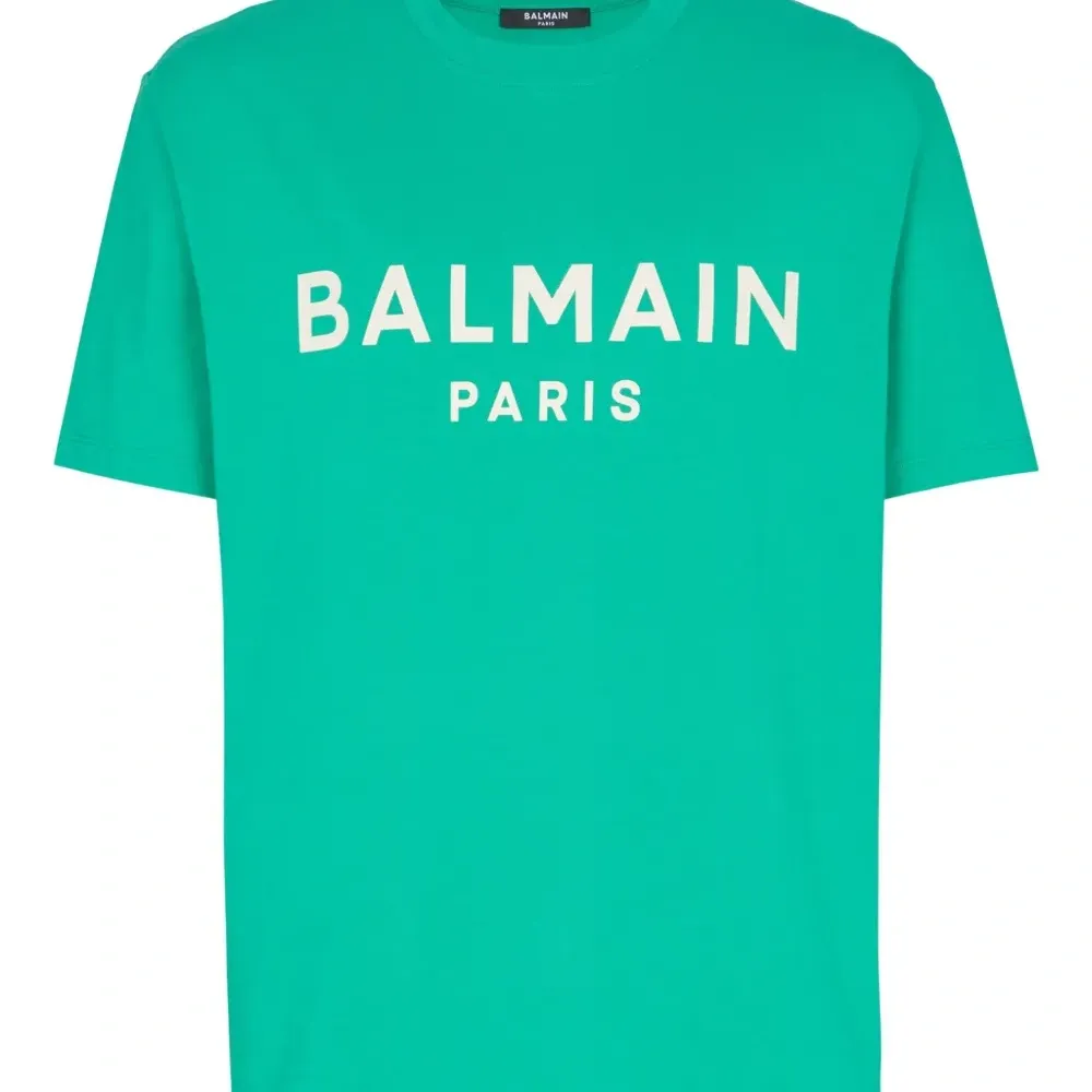 Футболка с логотипом