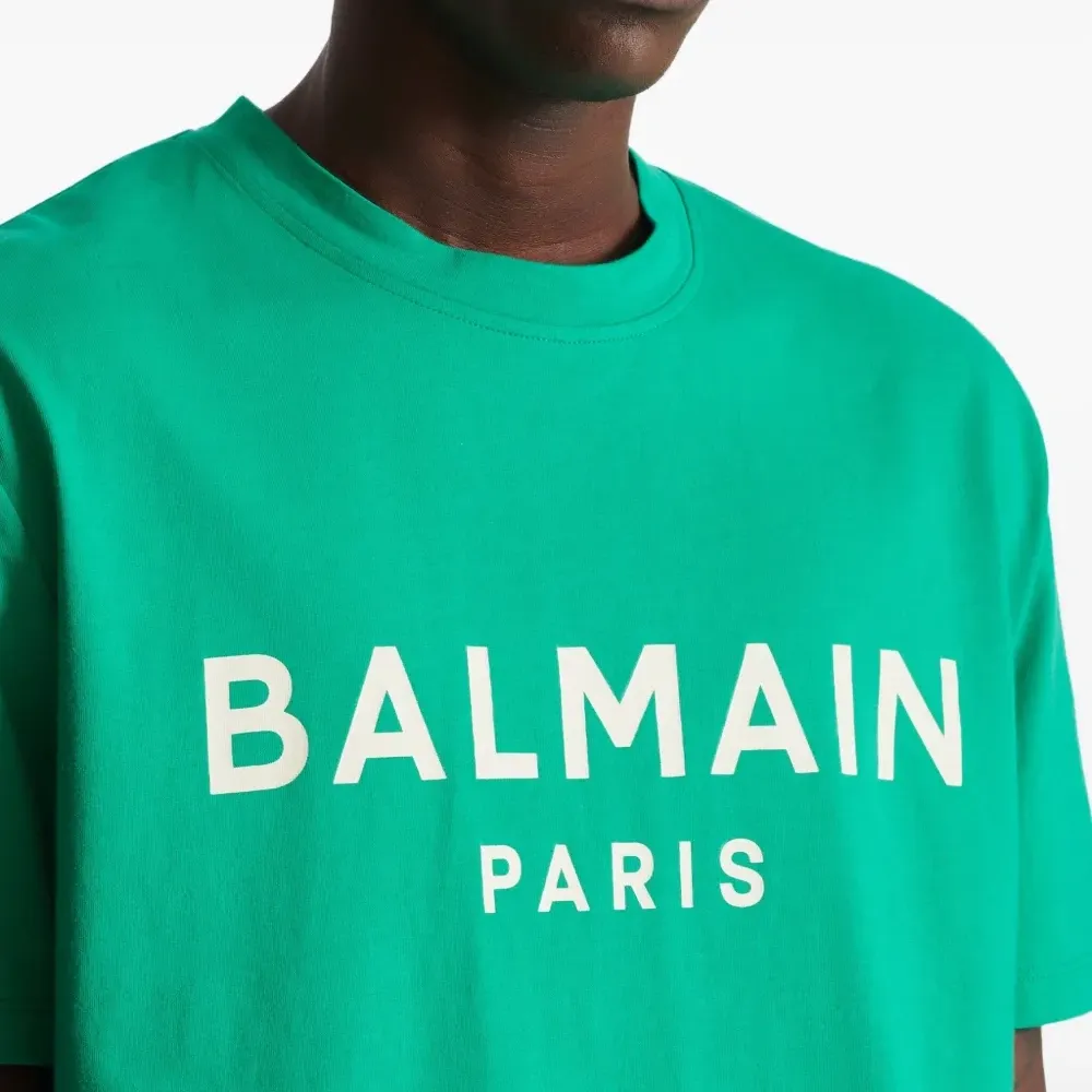 Футболка с логотипом