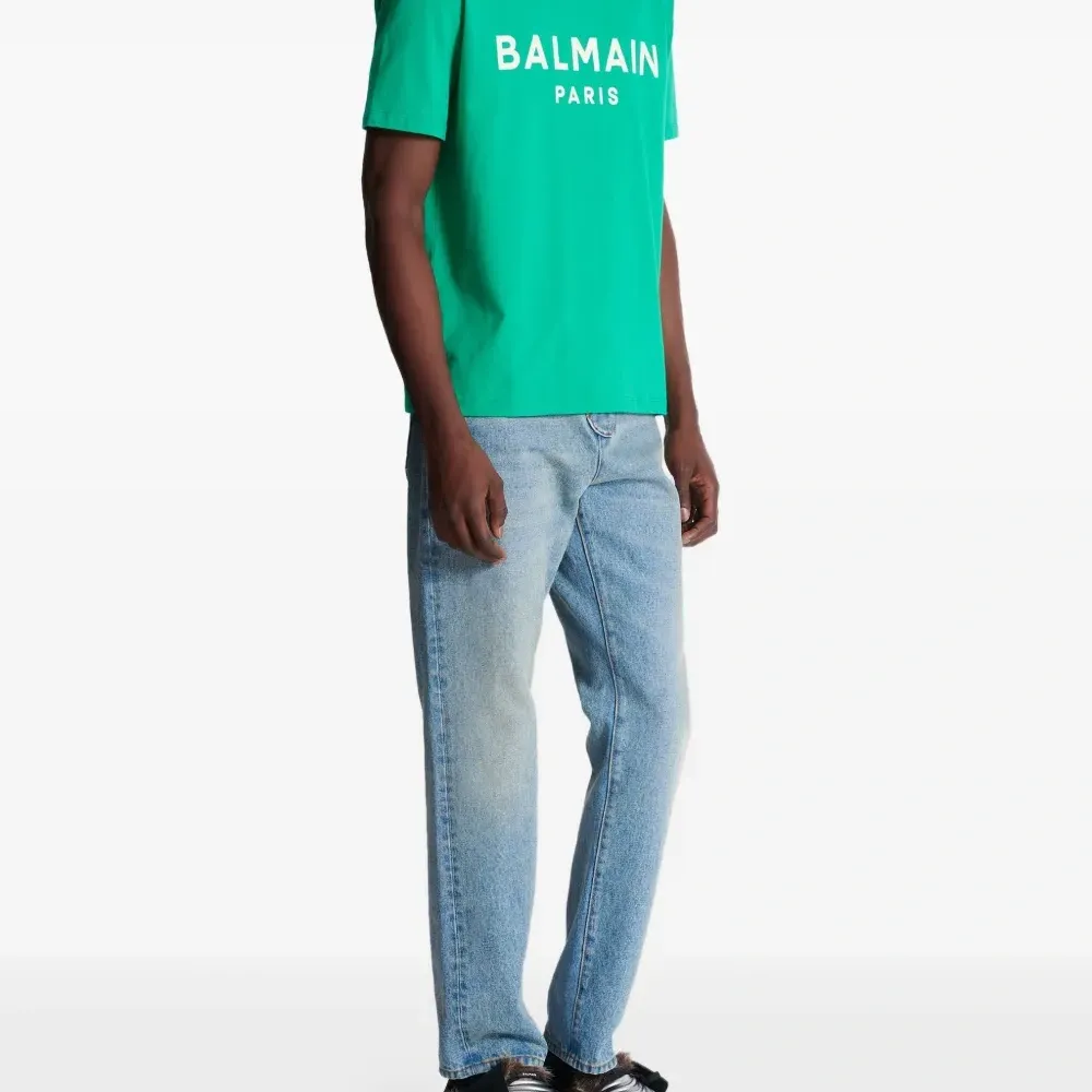 Футболка с логотипом