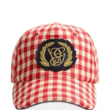 Бейсболка с нашивкой