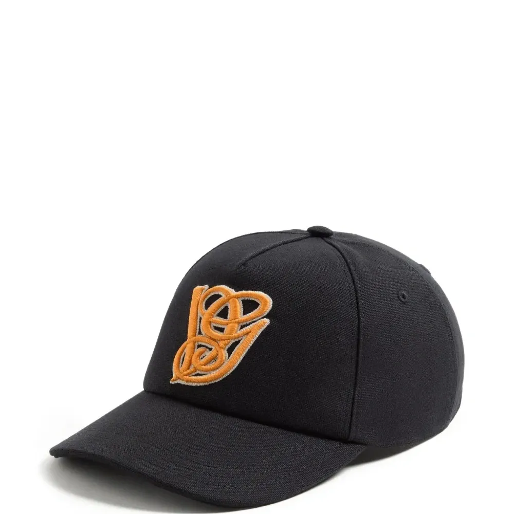 бейсболка с вышивкой