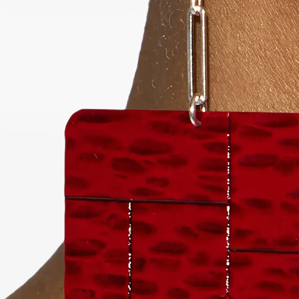 Серьги с черным узором