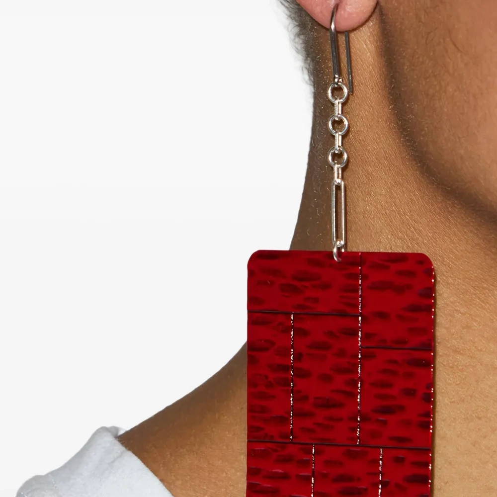 Серьги с черным узором