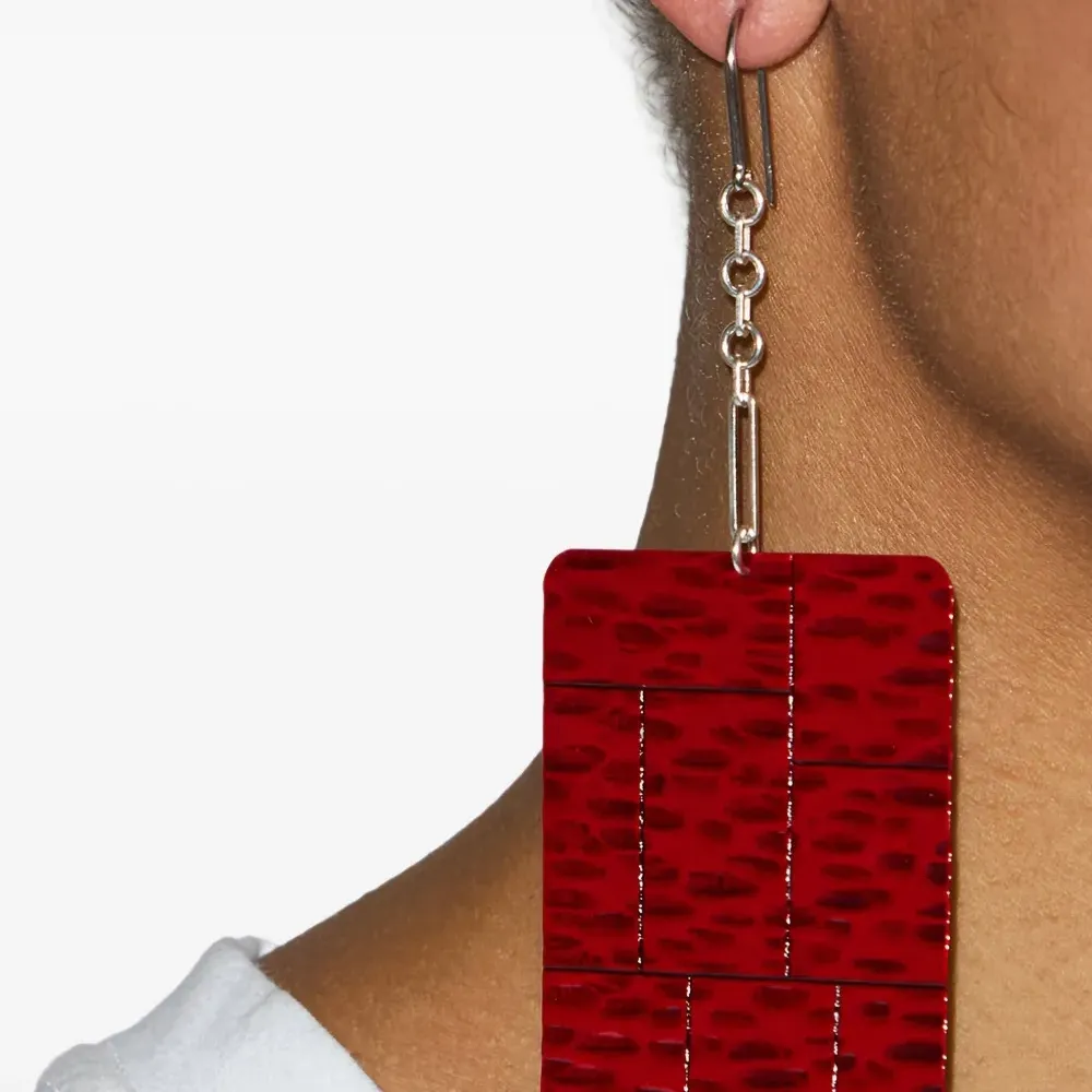 Серьги с черным узором