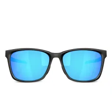 Солнцезащитные очки в квадратной оправе