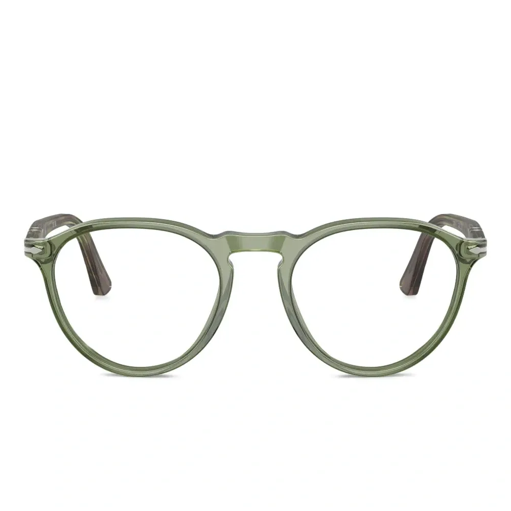 Очки в круглой оправе