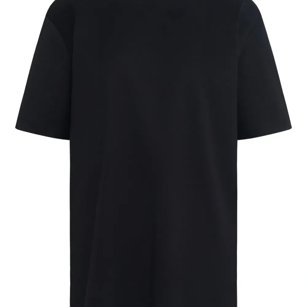 футболка с круглым вырезом