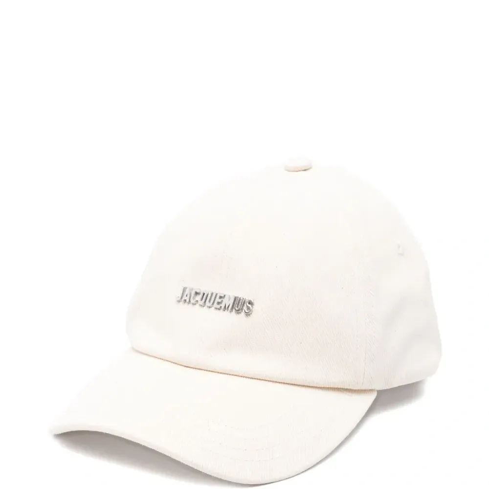 Кепка с логотипом