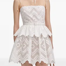 платье с пуговицами